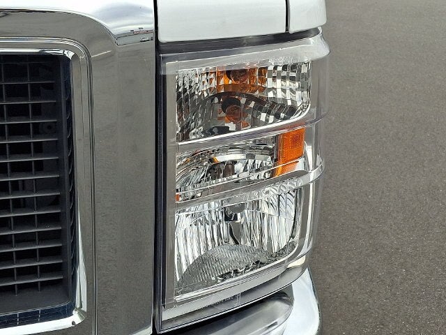 2023 Ford E-450SD Base DRW