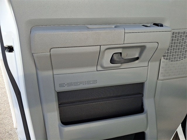 2024 Ford E-450SD 14' BOX TRUCK DRW