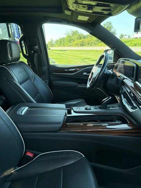 2023 Cadillac Escalade ESV Premium
