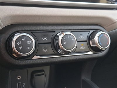 2021 Nissan Versa 1.6 SV