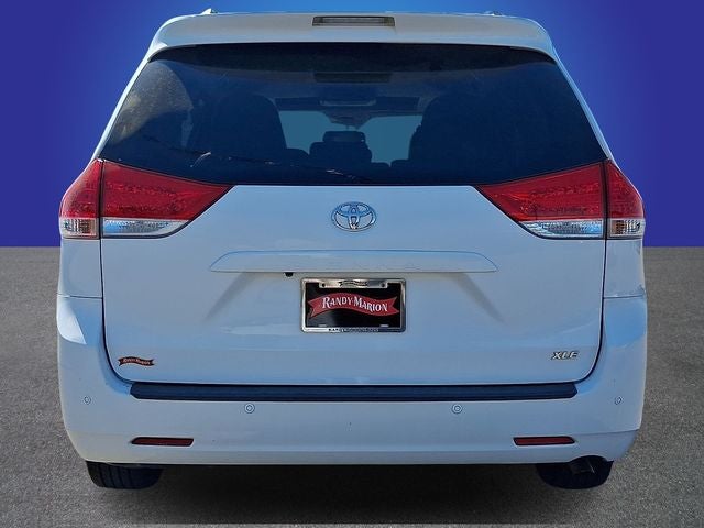 2012 Toyota Sienna Base 7 Passenger