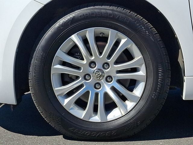 2012 Toyota Sienna Base 7 Passenger