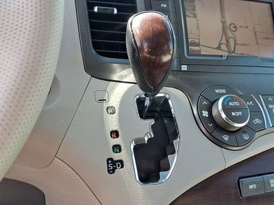 2012 Toyota Sienna Base 7 Passenger