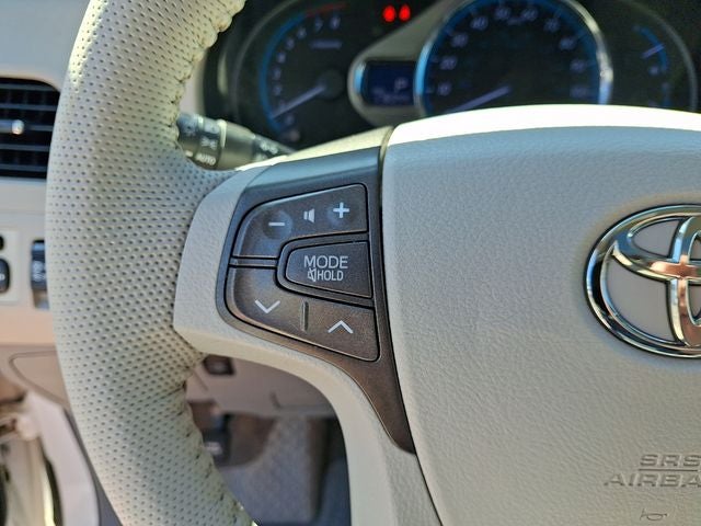 2012 Toyota Sienna Base 7 Passenger