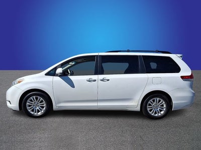 2012 Toyota Sienna Base 7 Passenger