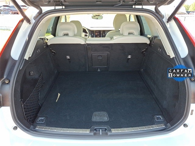 2023 Volvo XC60 B6 Ultimate Bright Theme