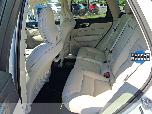 2023 Volvo XC60 B6 Ultimate Bright Theme