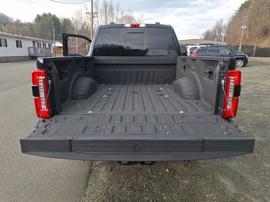 2023 Ford F-350SD Lariat