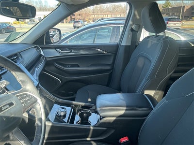 2022 Jeep Grand Cherokee L Laredo 4x4