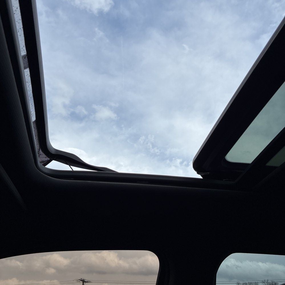 2020 RAM 1500 Laramie Crew Cab 4x4 5'7' Box