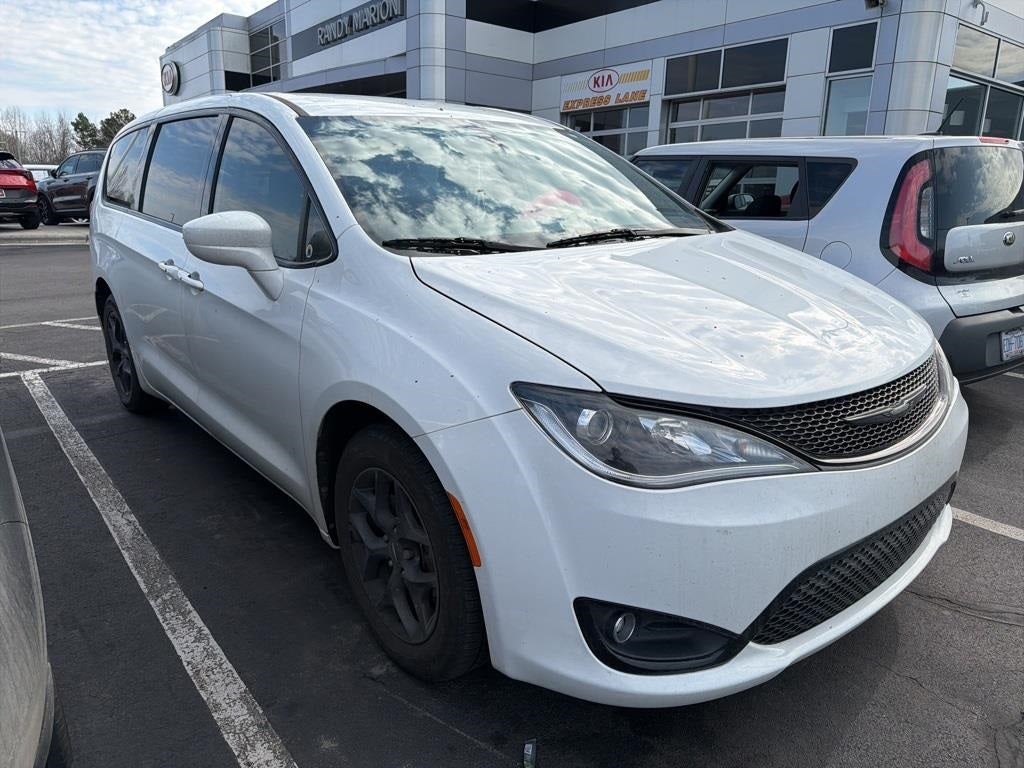 2020 Chrysler Pacifica Touring