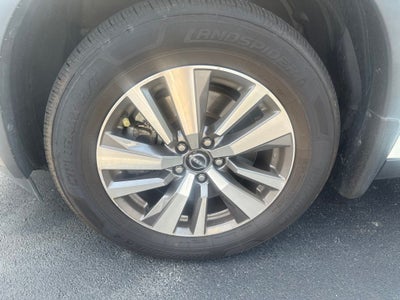 2023 Nissan Pathfinder SL