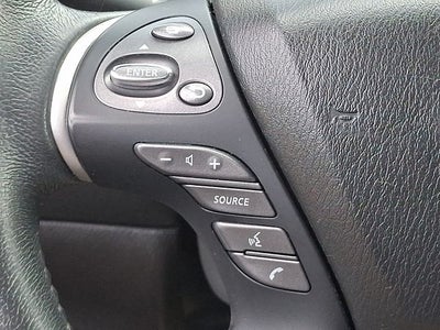 2018 Nissan Pathfinder SV