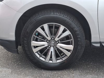 2018 Nissan Pathfinder SV