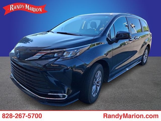 2024 Toyota Sienna XLE 8 Passenger
