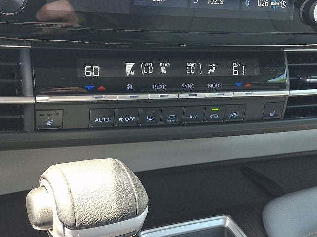 2024 Toyota Sienna XLE 8 Passenger