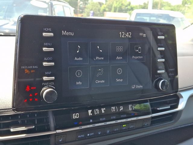 2024 Toyota Sienna XLE 8 Passenger
