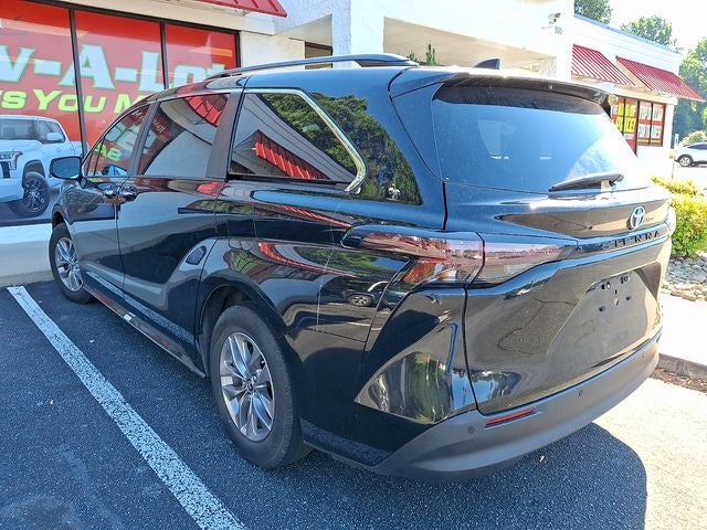 2024 Toyota Sienna XLE 8 Passenger