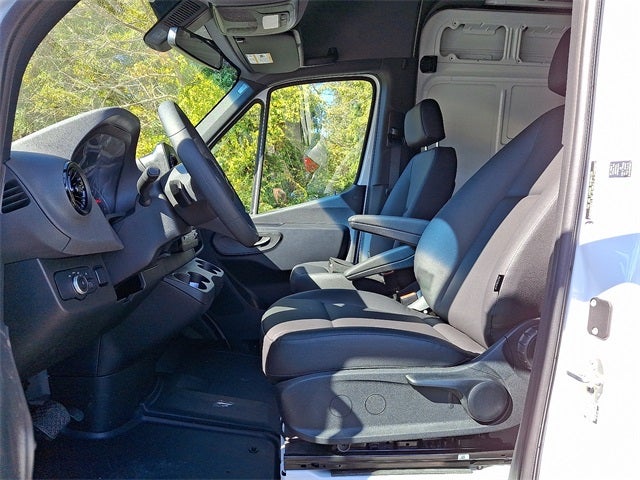 2025 Mercedes-Benz Sprinter 2500 Cargo 170 WB High Roof