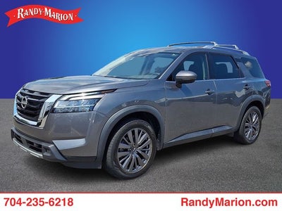 2023 Nissan Pathfinder SL