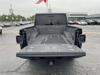 2022 Jeep Gladiator Overland