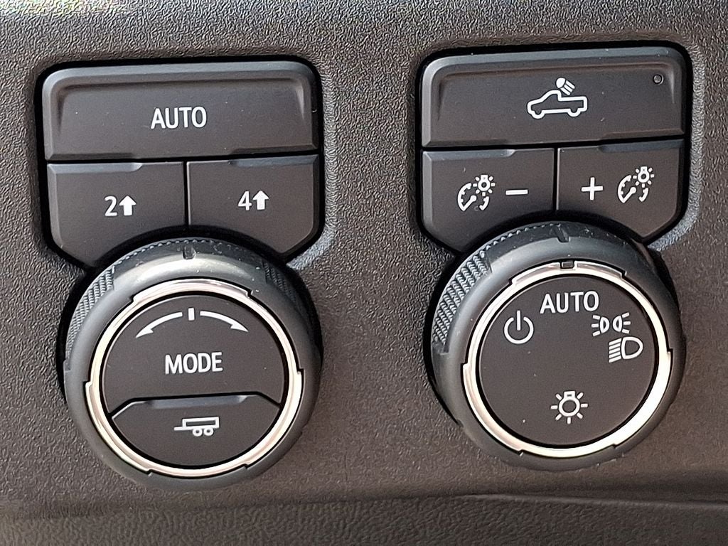 2024 Chevrolet Silverado 1500 LT LT1