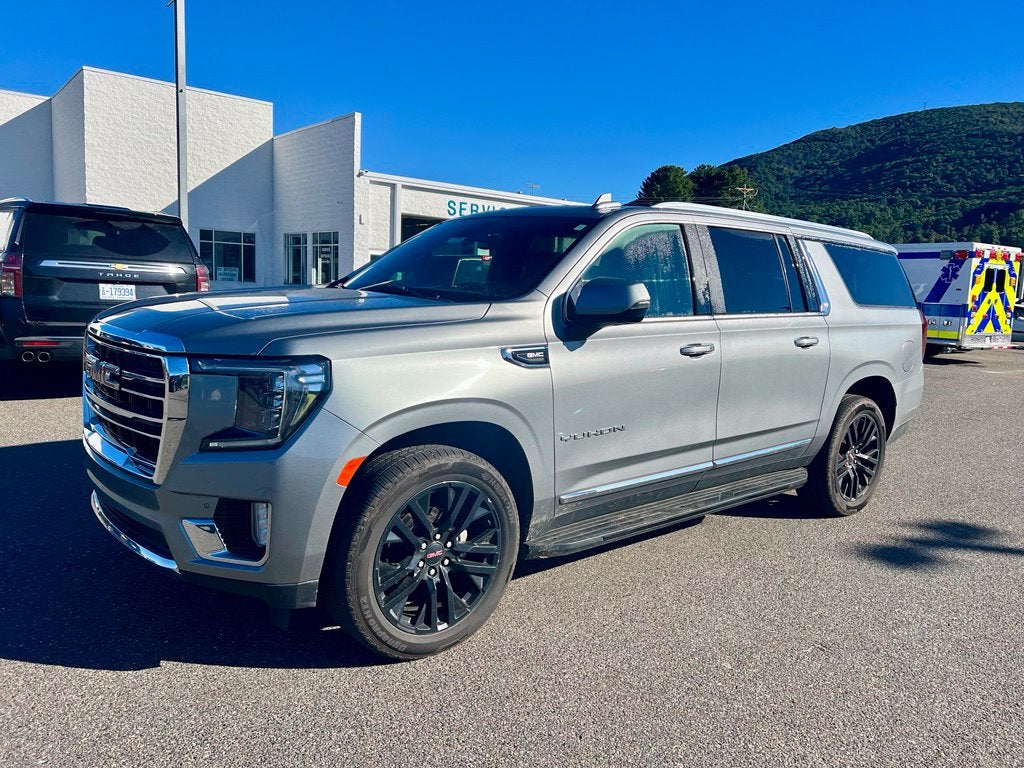 2023 GMC Yukon XL SLT