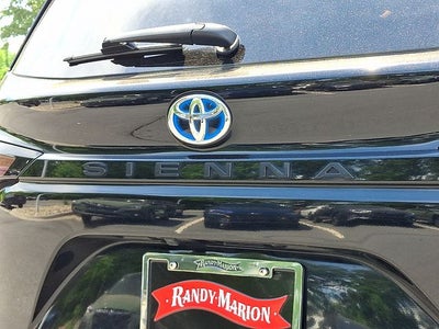 2024 Toyota Sienna LE 8 Passenger