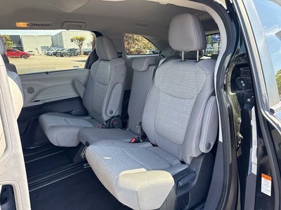 2024 Toyota Sienna LE 8 Passenger