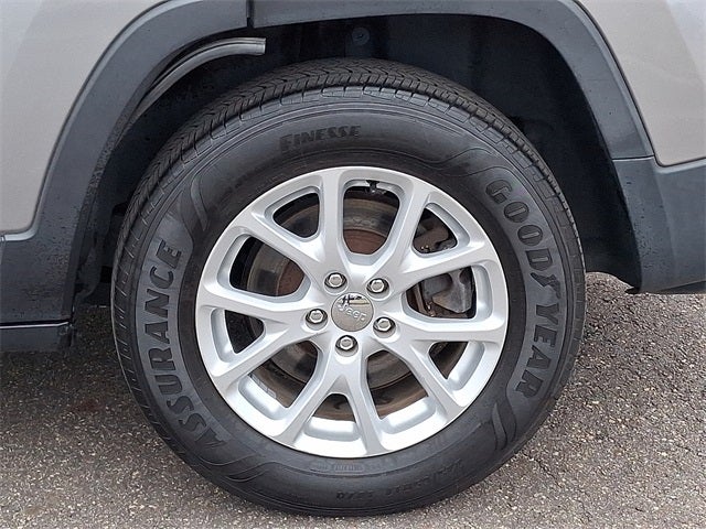 2016 Jeep Cherokee Sport