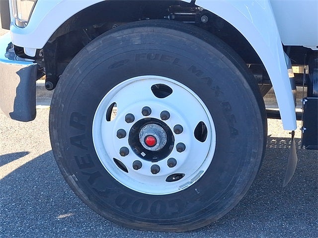 2023 Ford F-650SD Base