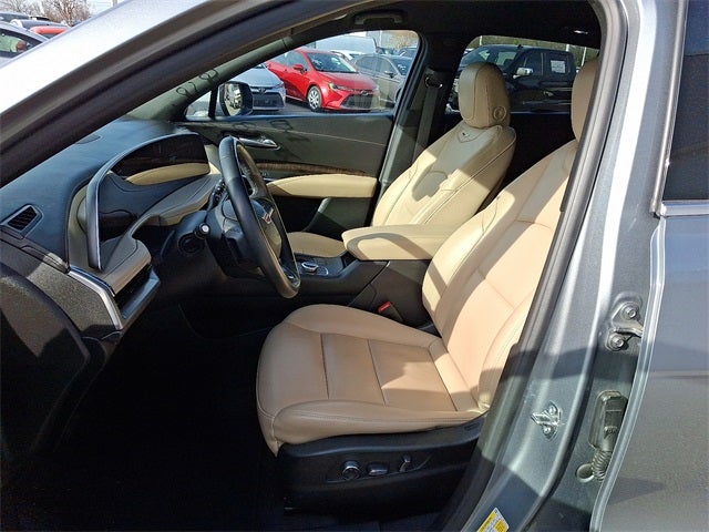 2024 Cadillac XT4 Premium Luxury