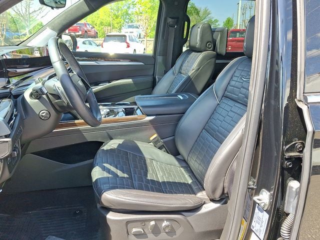 2025 Cadillac Escalade ESV Premium Luxury Platinum