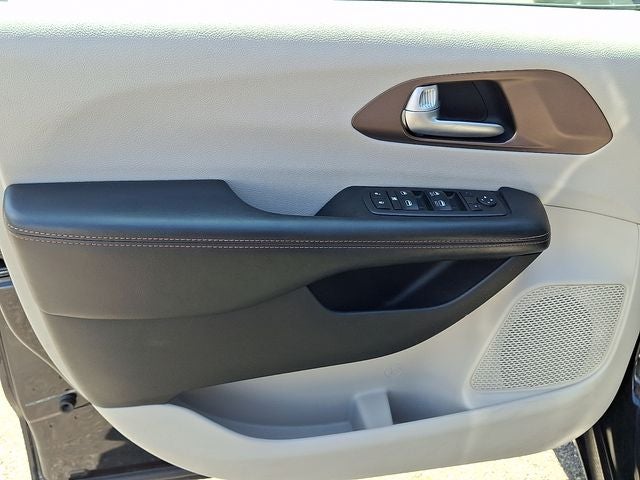 2017 Chrysler Pacifica Touring L