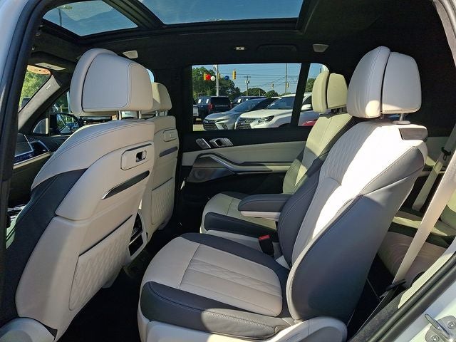 2024 BMW X7 M60i
