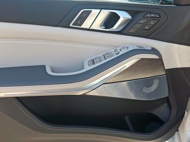 2024 BMW X7 M60i