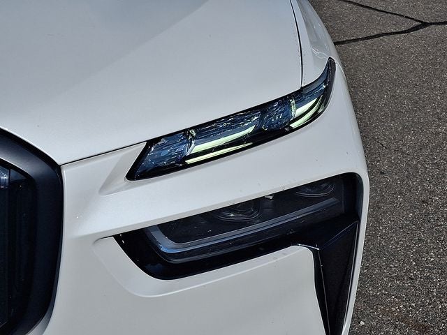 2024 BMW X7 M60i