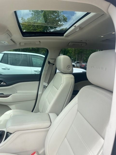 2022 GMC Acadia Denali