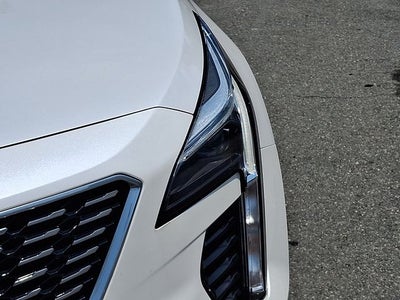 2023 Cadillac XT4 FWD Premium Luxury