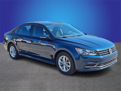 2018 Volkswagen Passat 2.0T R-Line
