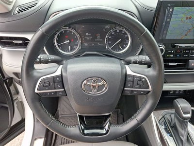 2022 Toyota Highlander Platinum