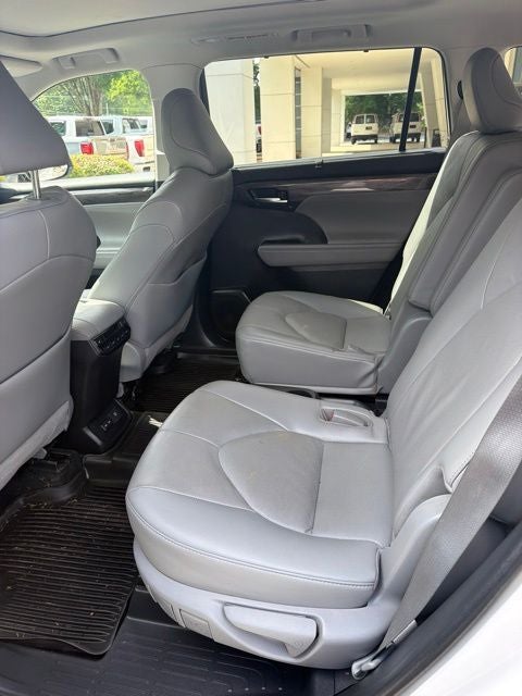 2022 Toyota Highlander Platinum