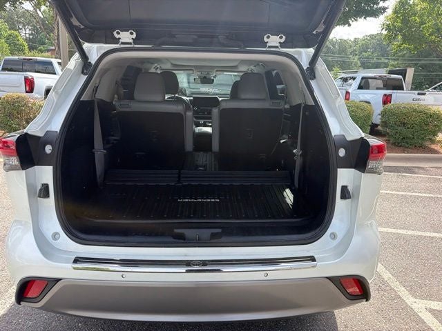 2022 Toyota Highlander Platinum