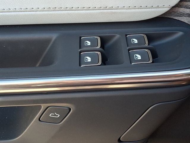 2025 Rivian R1S Adventure