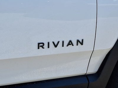 2025 Rivian R1S Adventure