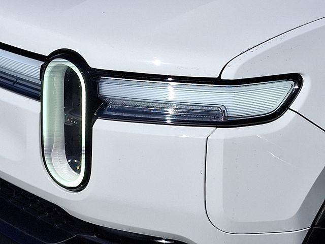2025 Rivian R1S Adventure