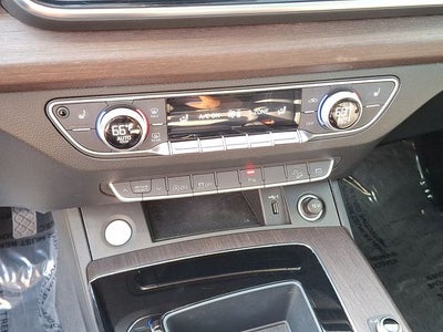 2022 Audi Q5 S line Premium