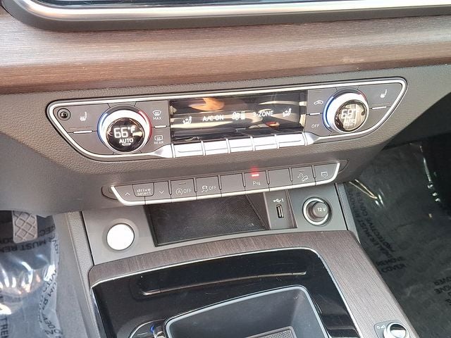 2022 Audi Q5 S line Premium