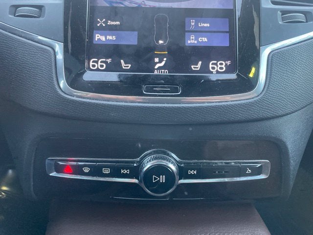2019 Volvo XC90 Momentum
