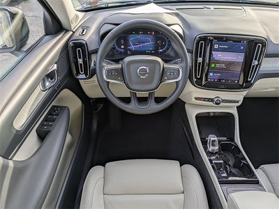 2023 Volvo XC40 B5 Plus Dark Theme